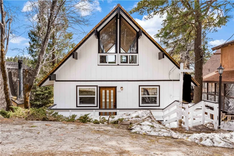 771 Victoria, Lake Arrowhead, CA 92352
