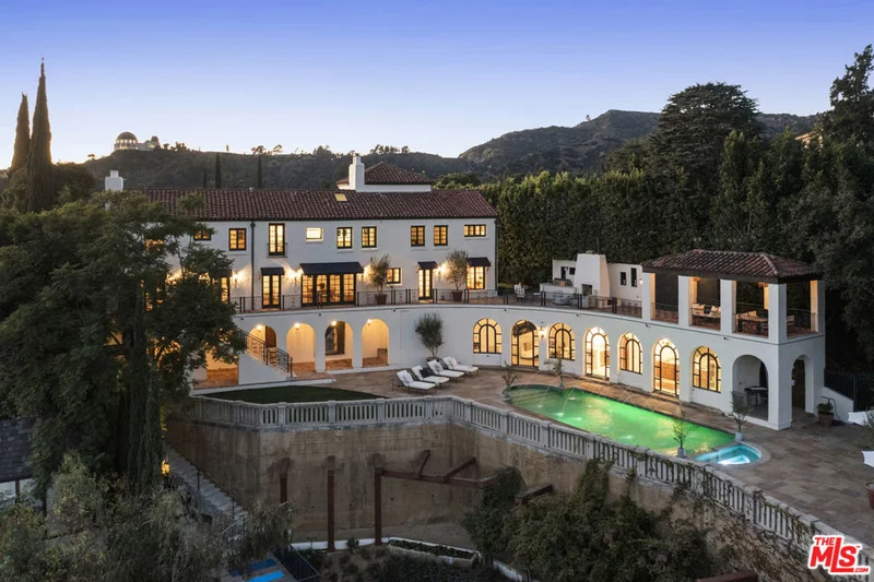 4565 Dundee, Los Angeles, CA 90027