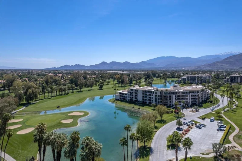 910 Island #310, Rancho Mirage, CA 92270