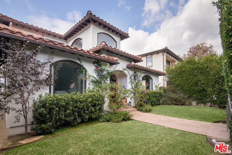 629 Gretna Green, Los Angeles, CA 90049