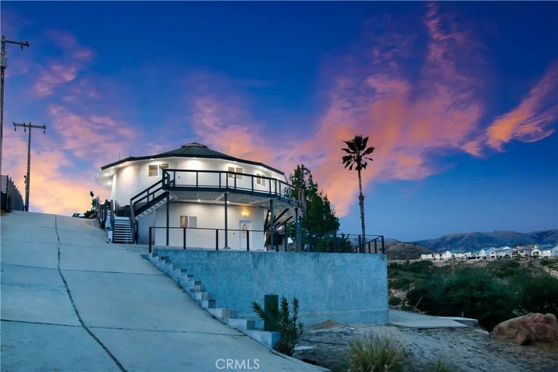 11455 Aucas, Chatsworth, CA 91311