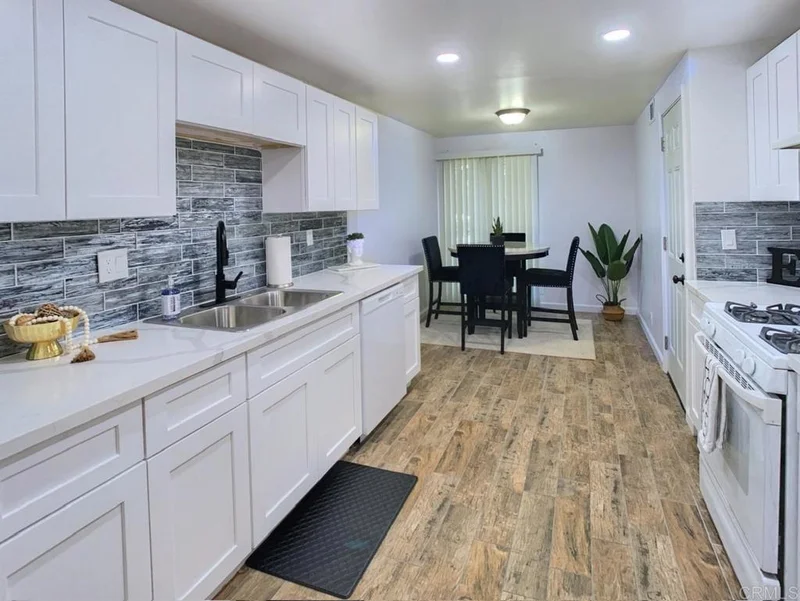 2548 Granada Ave, Spring Valley, CA 91977