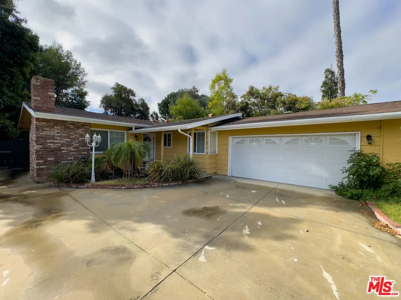 22908 Dolorosa, Woodland Hills, CA 91367