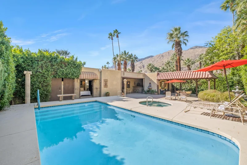 416 Avenida Olancha, Palm Springs, CA 92264