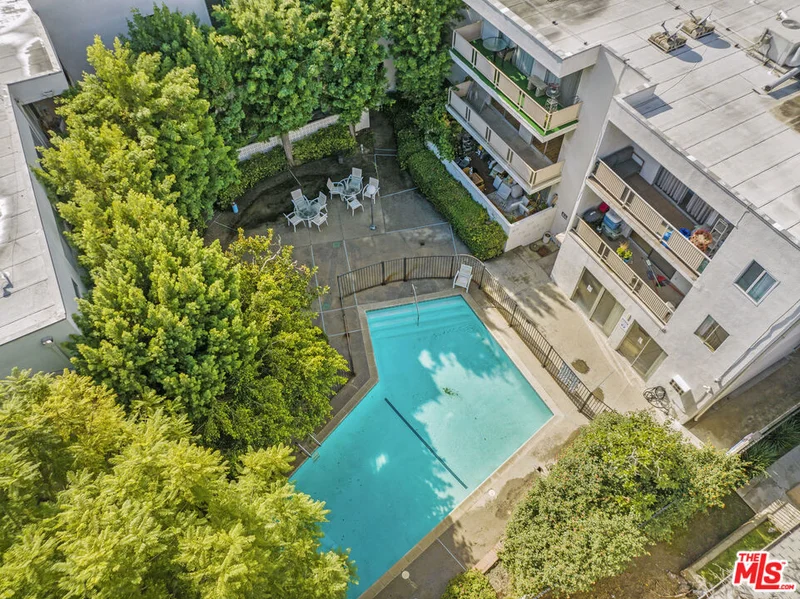 6251 Coldwater Canyon #207, North Hollywood, CA 91606