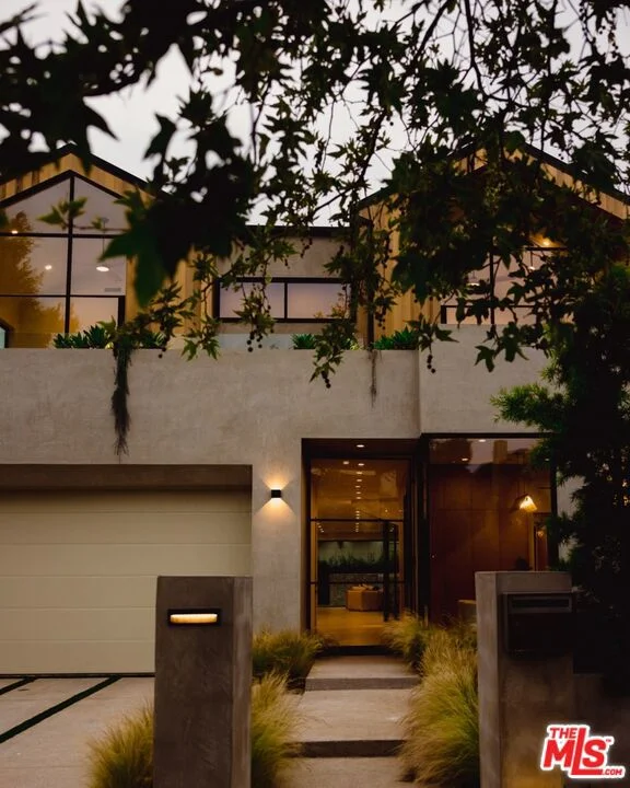 851 Vista, Los Angeles, CA 90046