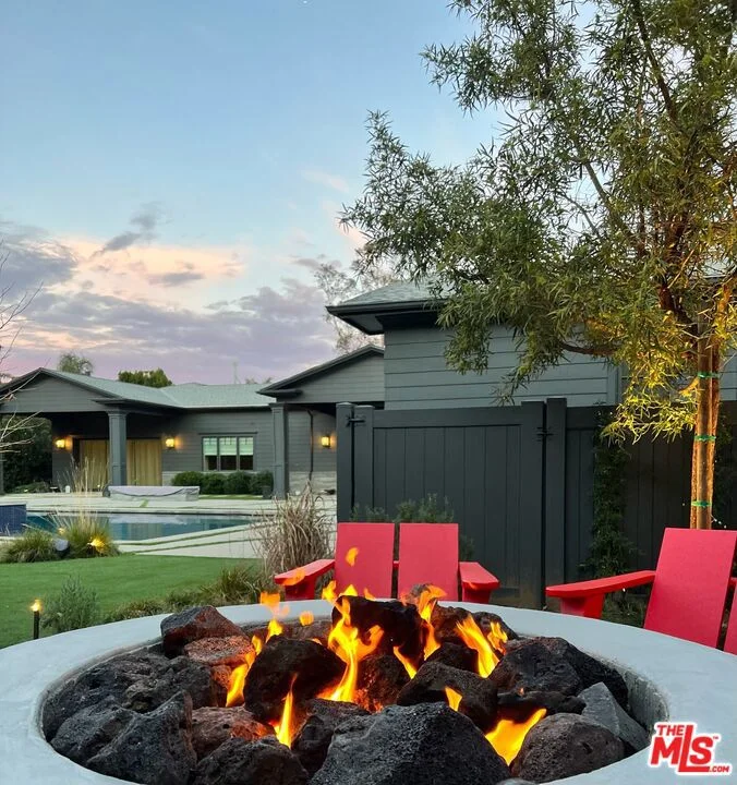5165 Avenida Hacienda, Tarzana, CA 91356