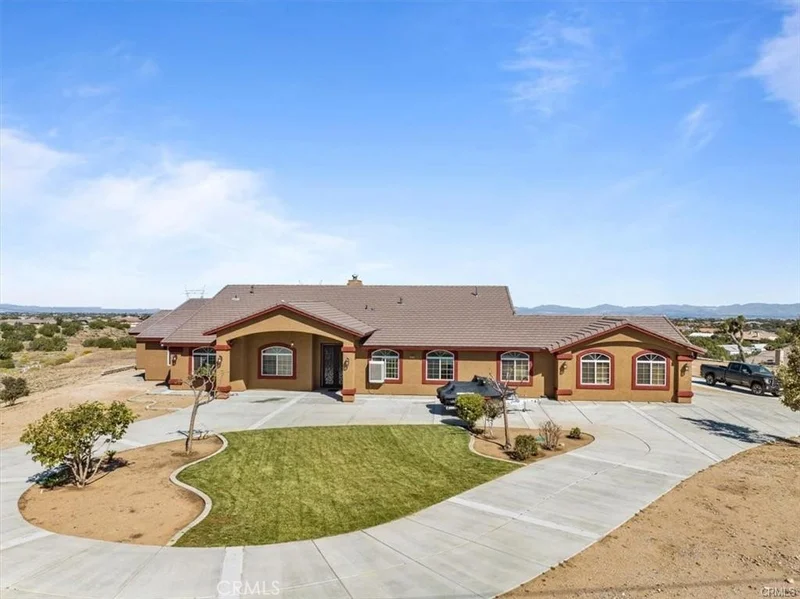 10420 Mesquite, Oak Hills, CA 92344