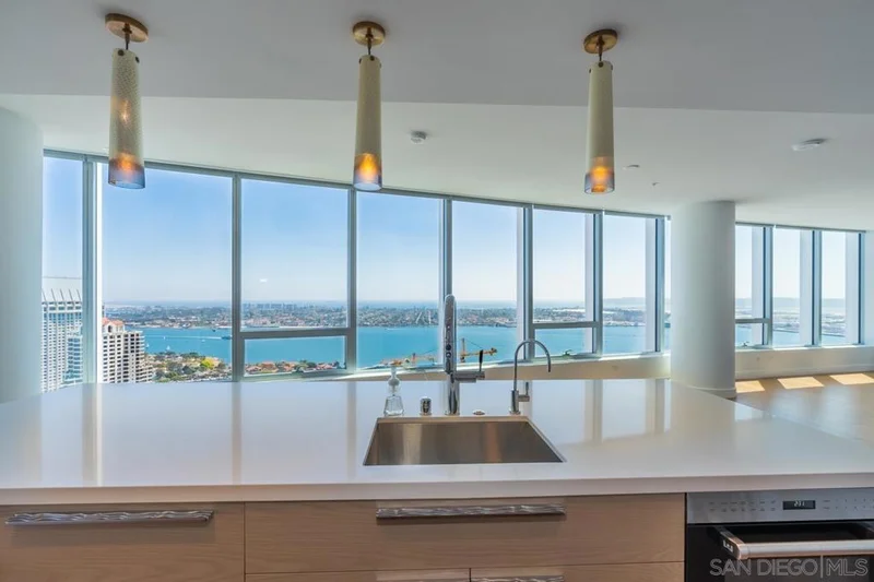 888 E St #3903, San Diego, CA 92101