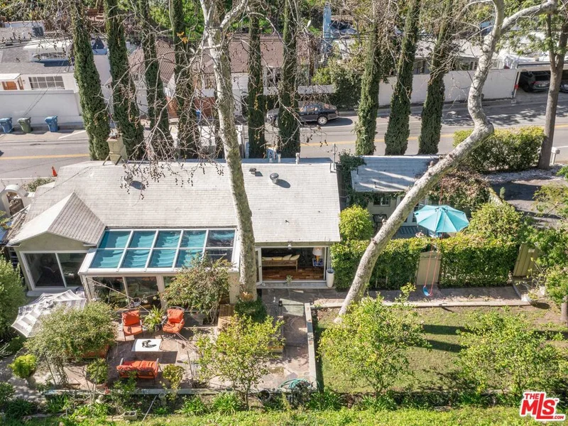 884 Beverly Glen, Los Angeles, CA 90077
