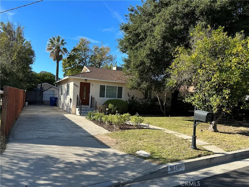 10347 Hillview, Chatsworth, CA 91311