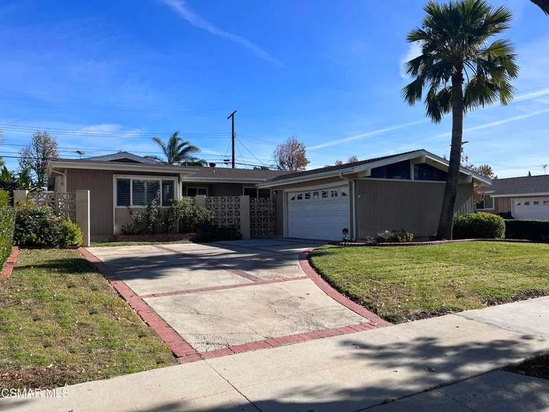 10020 Swinton, North Hills, CA 91343