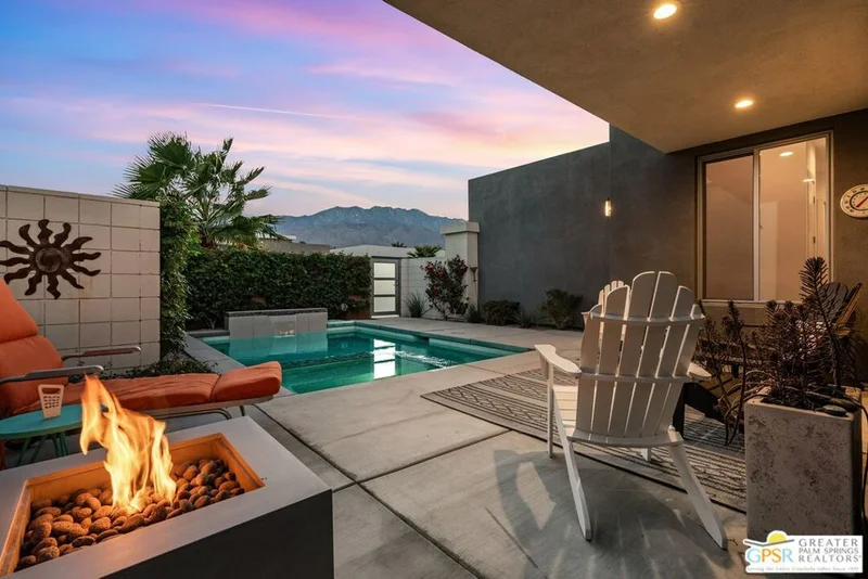 1246 Cyan, Palm Springs, CA 92262