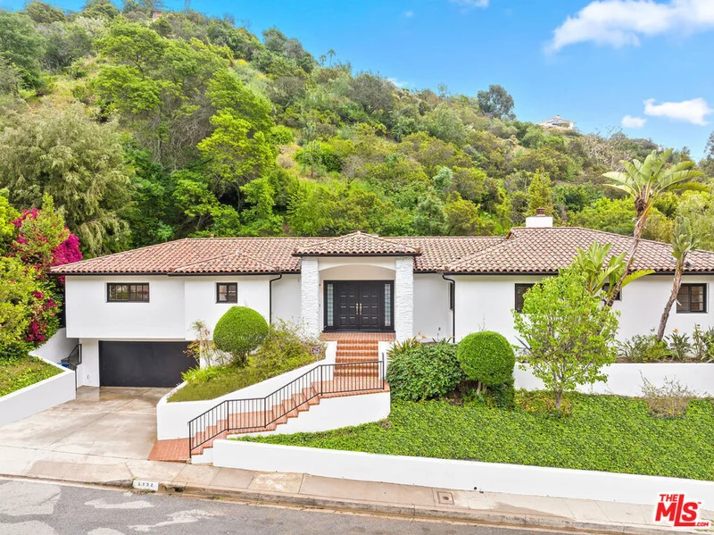 1132 Chantilly, Los Angeles, CA 90077