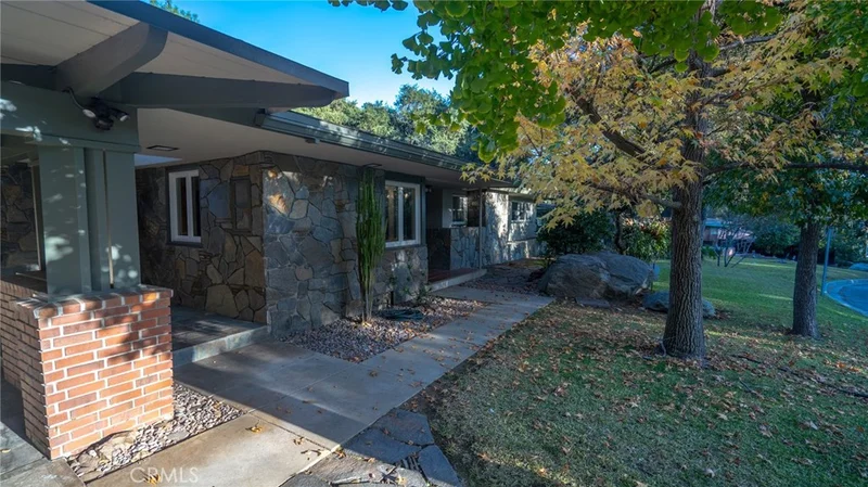 876 Oakglade, Monrovia, CA 91016