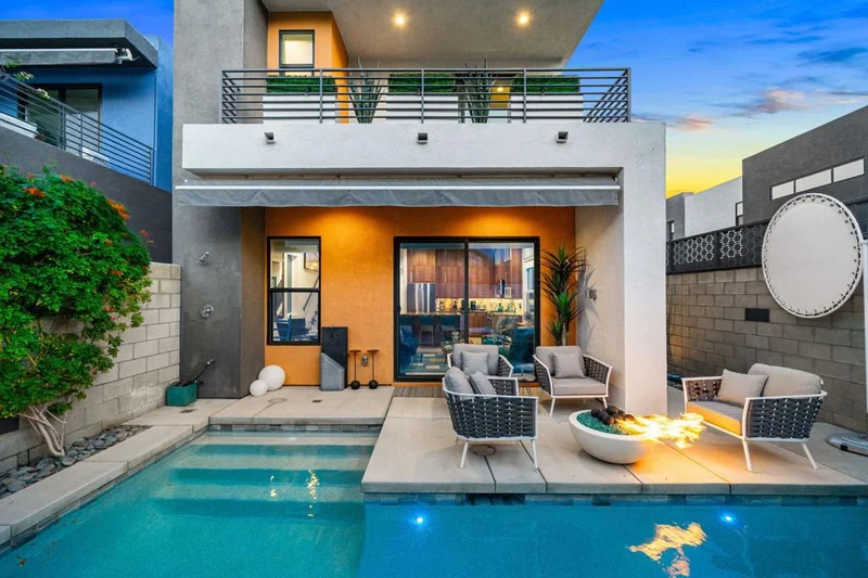 2701 Paragon, Palm Springs, CA 92262