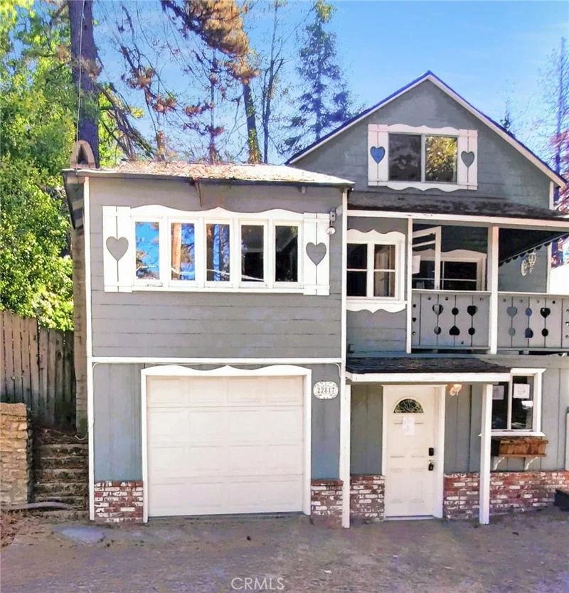 22817 Laurel, Crestline, CA 92325
