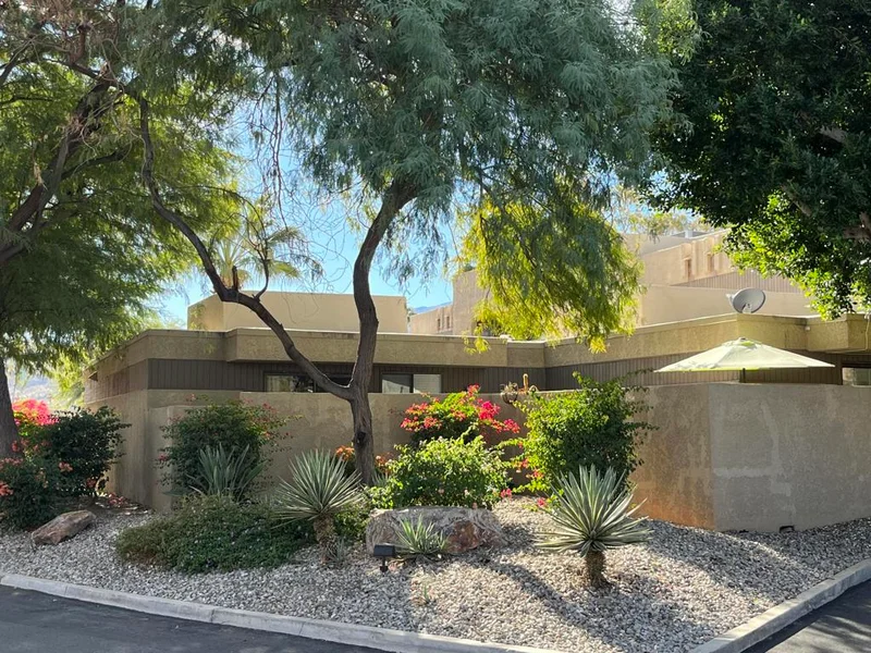 423 Bradshaw Lane, Palm Springs, CA 92264