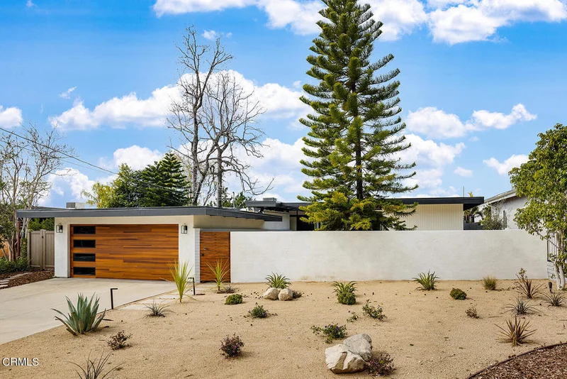 5540 Rock Castle, La Canada Flintridge, CA 91011