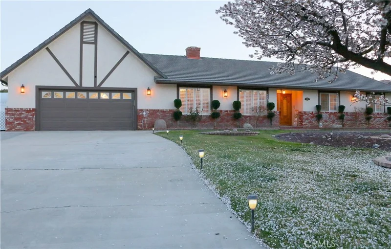 4568 Avenue M14, Quartz Hill, CA 93536