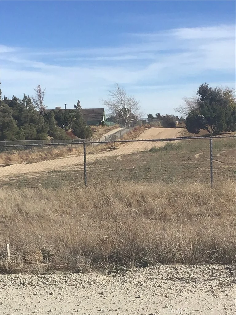 9125 Wilson Ranch Rd, Phelan, CA 92371