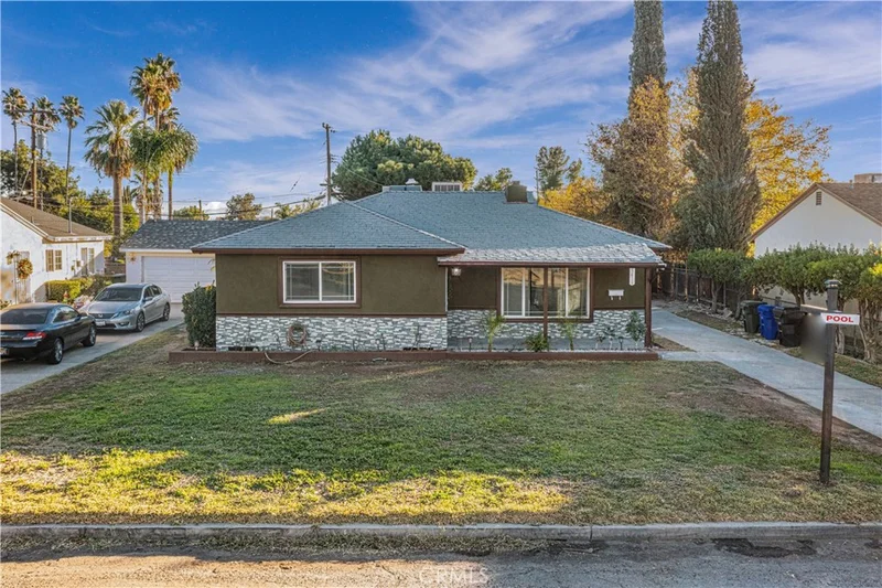 25419 20th, San Bernardino, CA 92404