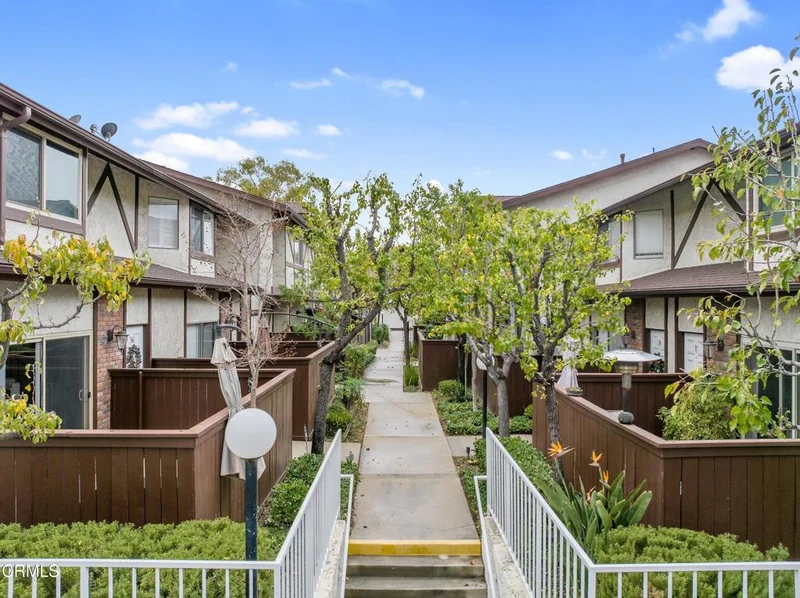 10480 Sunland #44, Sunland, CA 91040