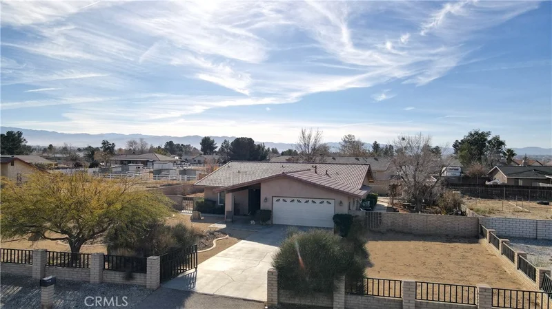 18875 Shoshonee, Apple Valley, CA 92307