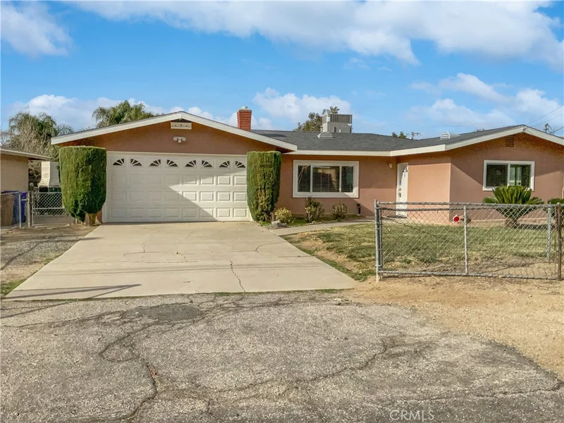 12528 13th, Yucaipa, CA 92399