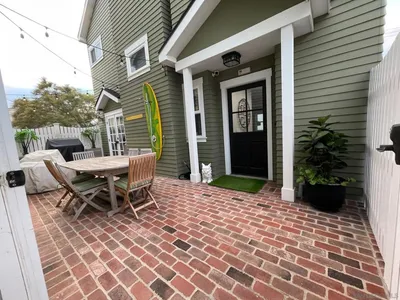 920 D Ave photo 2