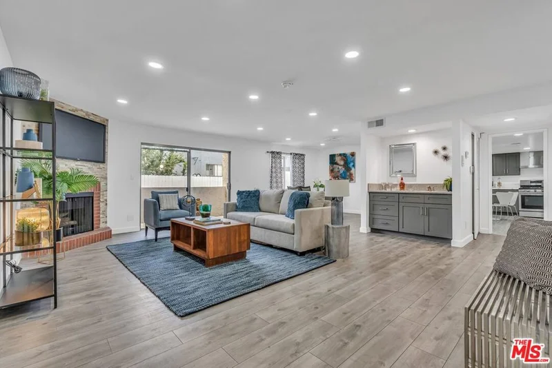 8801 Cedros #7, Panorama City, CA 91402