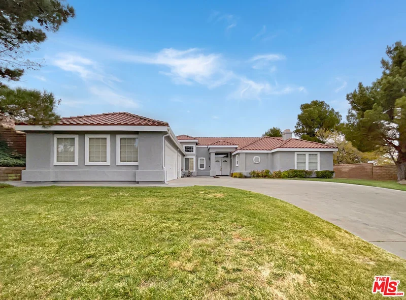 41105 Heights, Palmdale, CA 93551