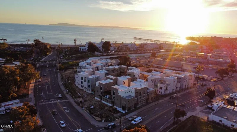 1244 E Thompson #202, Ventura, CA 93001