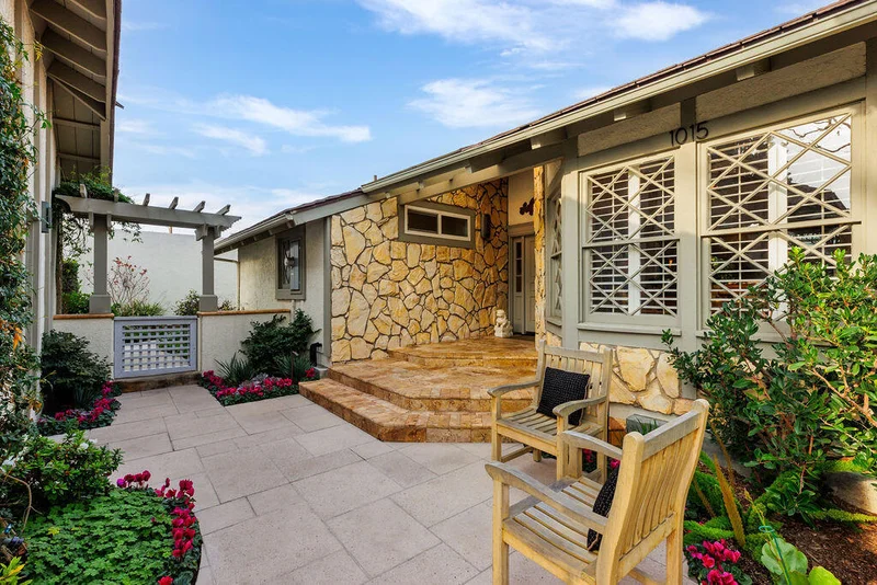 1015 Regis, Tustin, CA 92780