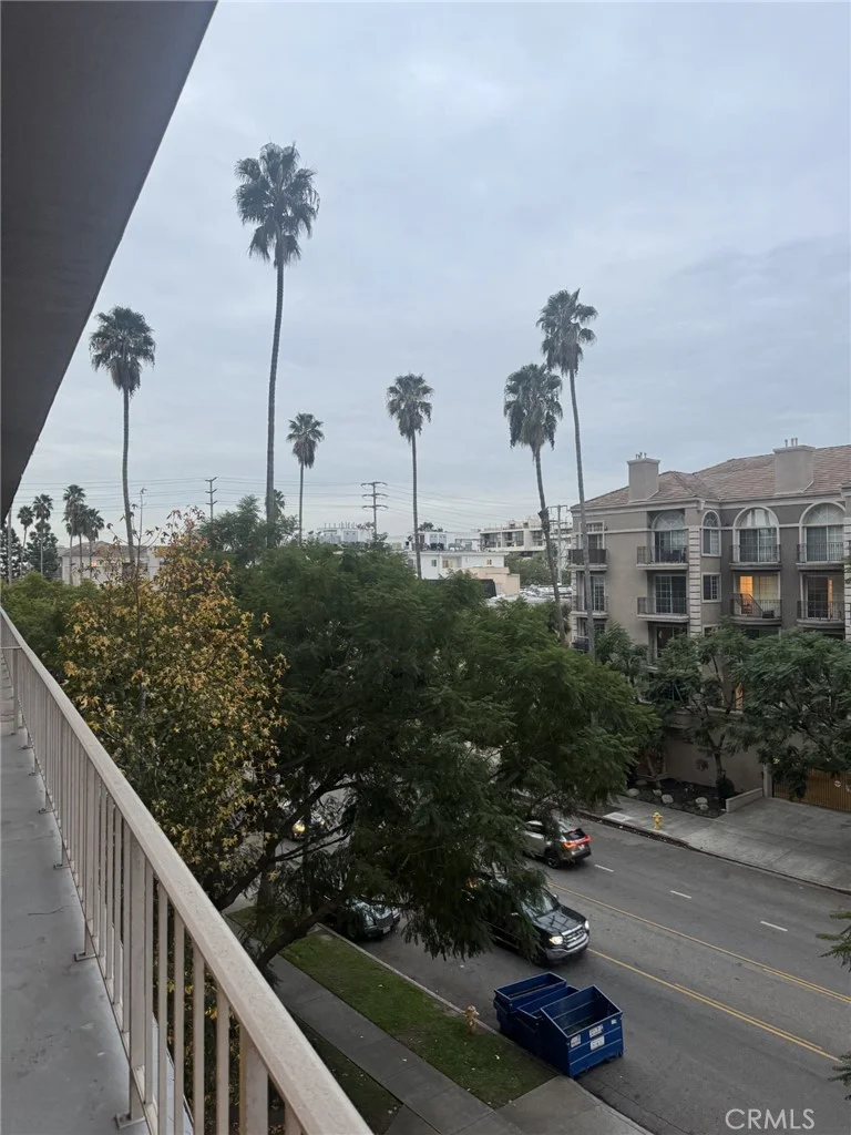 100 Doheny #402, Los Angeles, CA 90048