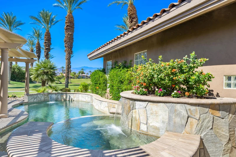 903 Red Arrow, Palm Desert, CA 92211