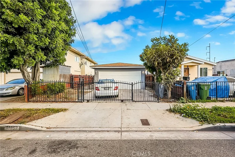 11852 Gale, Hawthorne, CA 90250