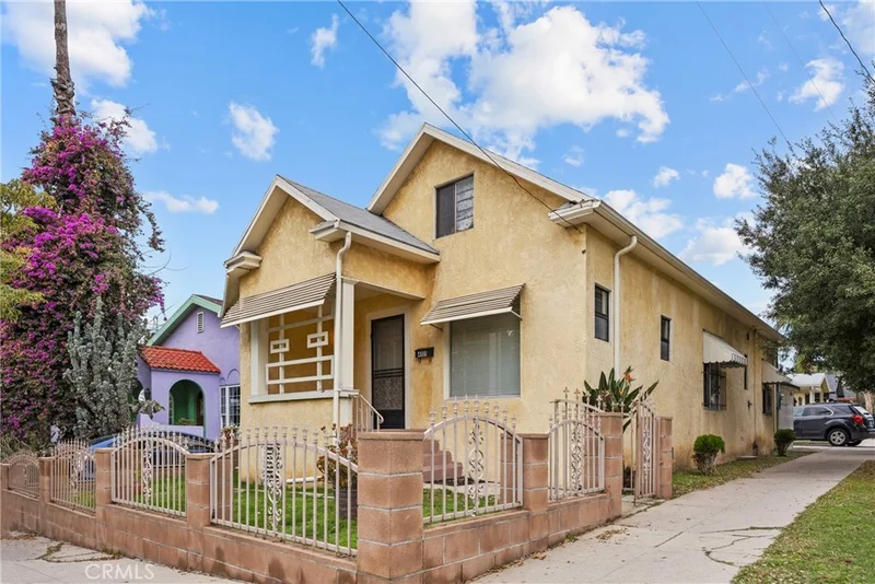 4101 Clayton, Los Angeles, CA 90027