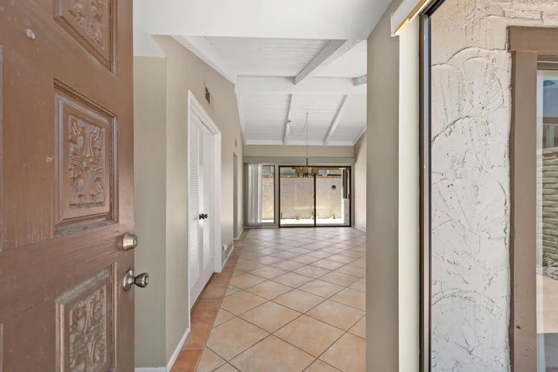 2530 Miramonte #D, Palm Springs, CA 92264