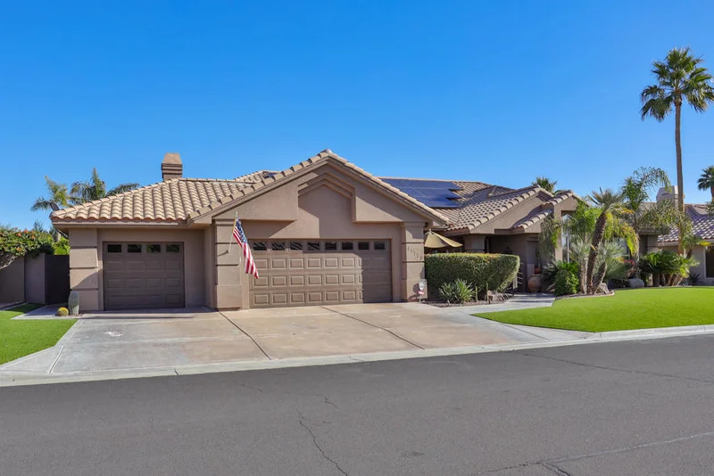 41770 Harrison, Palm Desert, CA 92211