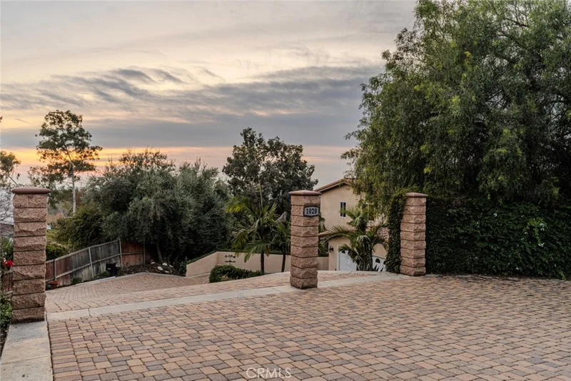 1020 West, La Habra Heights, CA 90631