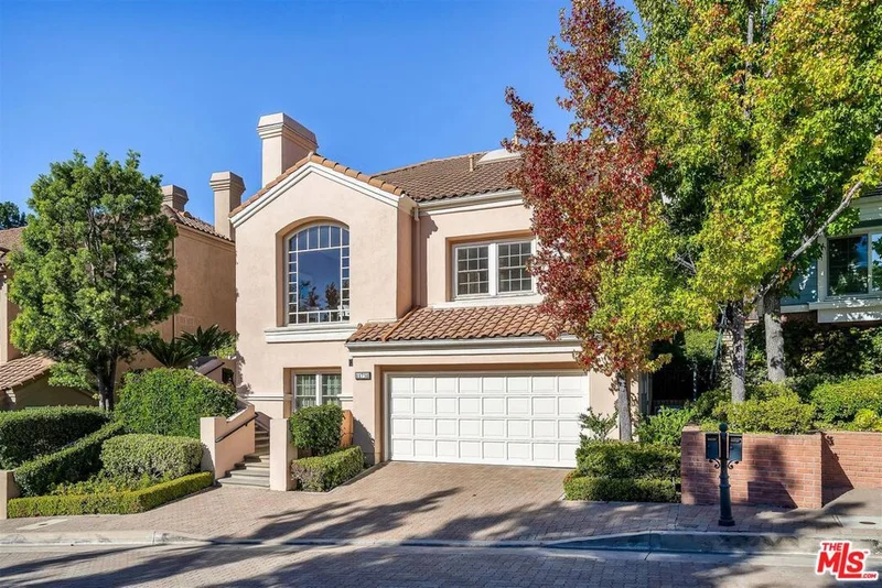11731 Folkstone, Los Angeles, CA 90077