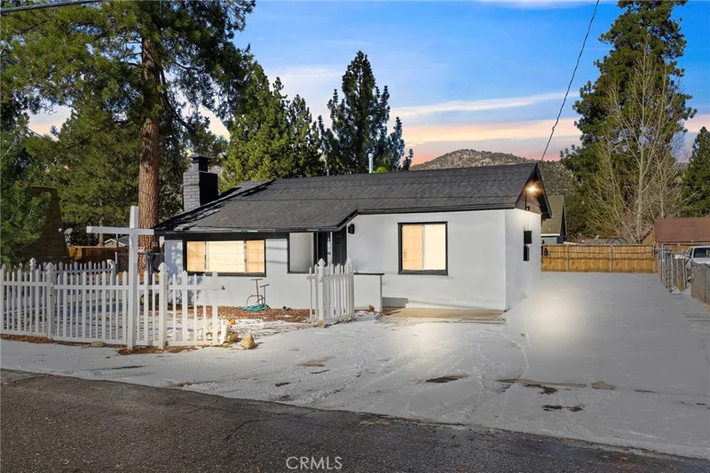 781 Aeroplane, Big Bear City, CA 92314