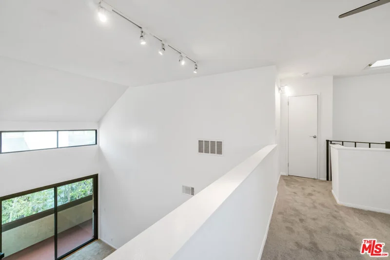 8675 Falmouth #322, Playa Del Rey, CA 90293