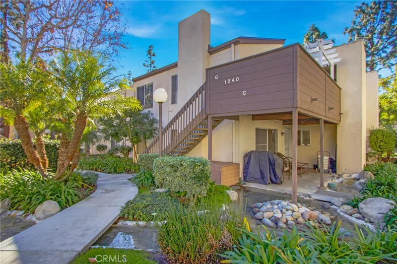 1240 Cabrillo Park #G, Santa Ana, CA 92701