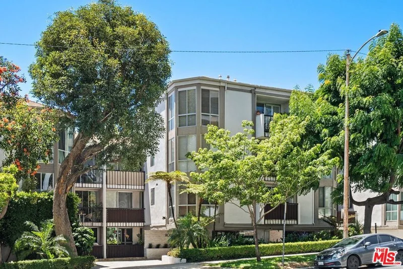 8530 Holloway #210, West Hollywood, CA 90069