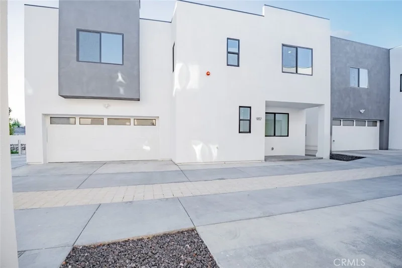 9117 Nilo, Panorama City, CA 91402