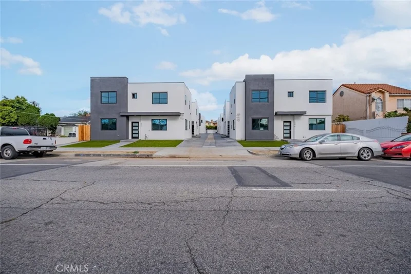 9114 Nilo, Panorama City, CA 91402
