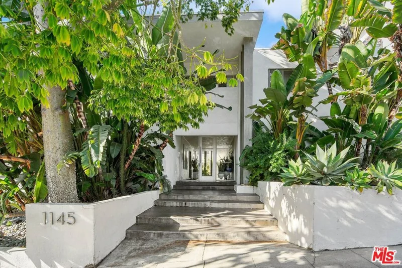 1145 Larrabee #19, West Hollywood, CA 90069