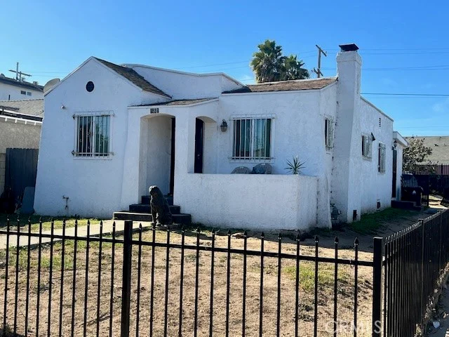 9001 Baring Cross, Los Angeles, CA 90044